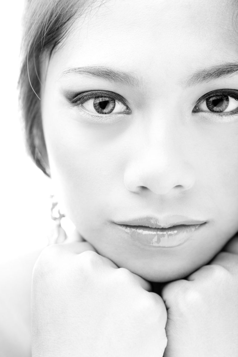Beauty & Glamour Oriol Morte Photo Gallery