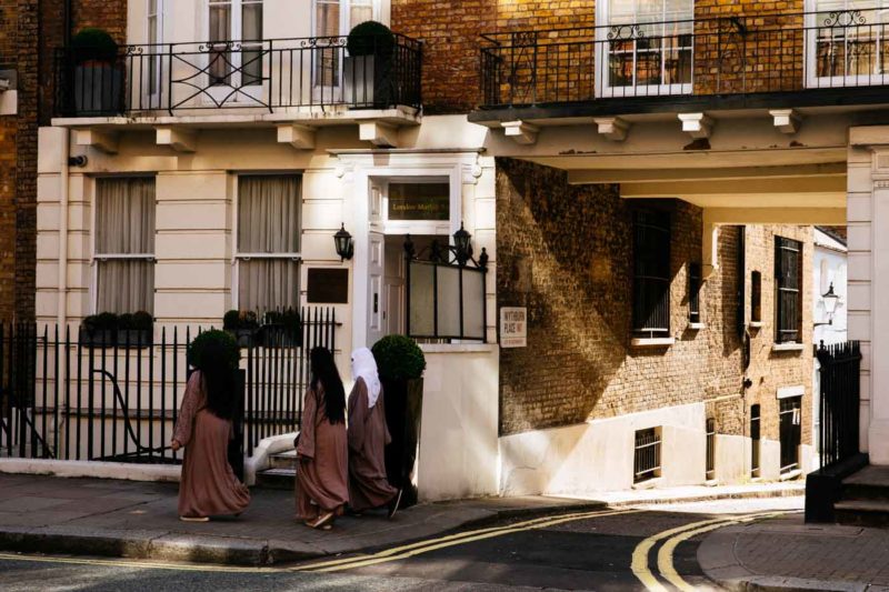 Prop de Bryanston Square