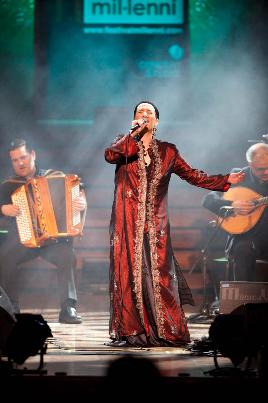 Dulce Pontes performing at Palau de la Música Catalana