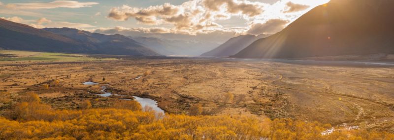 Riu Waimakariri des de la carretera de la costa Oest