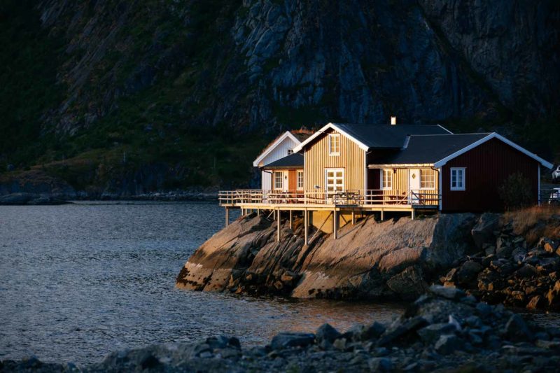 Casa a la posta de sol a Reine