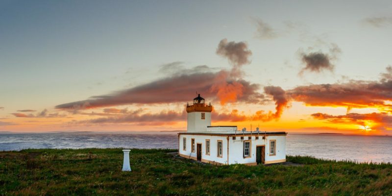 Amanecer desde el faro de Duncansby Head